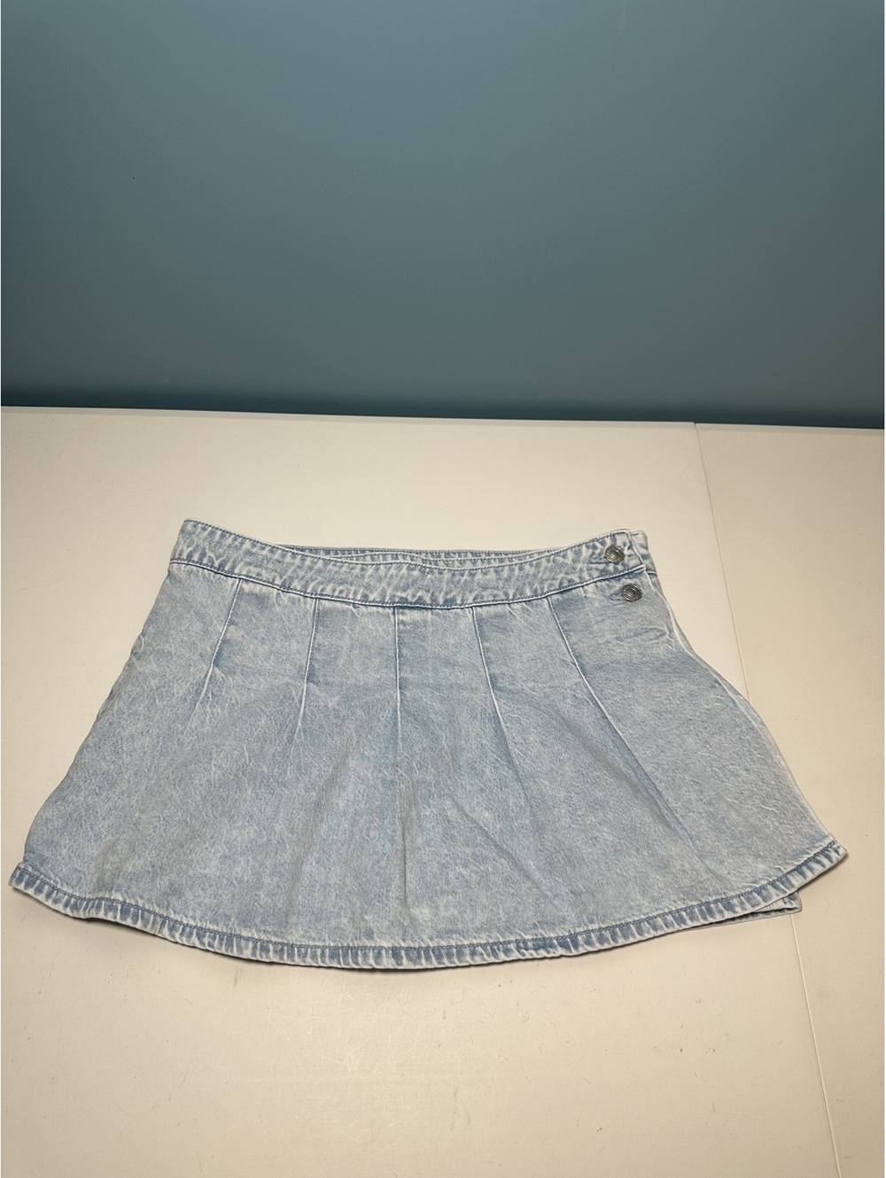 American Eagle Light Wash Denim Mini Skort with Built-in Shorts Size 8